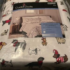 Cuddl Duds heavy weight flannel sheet set twin dogs